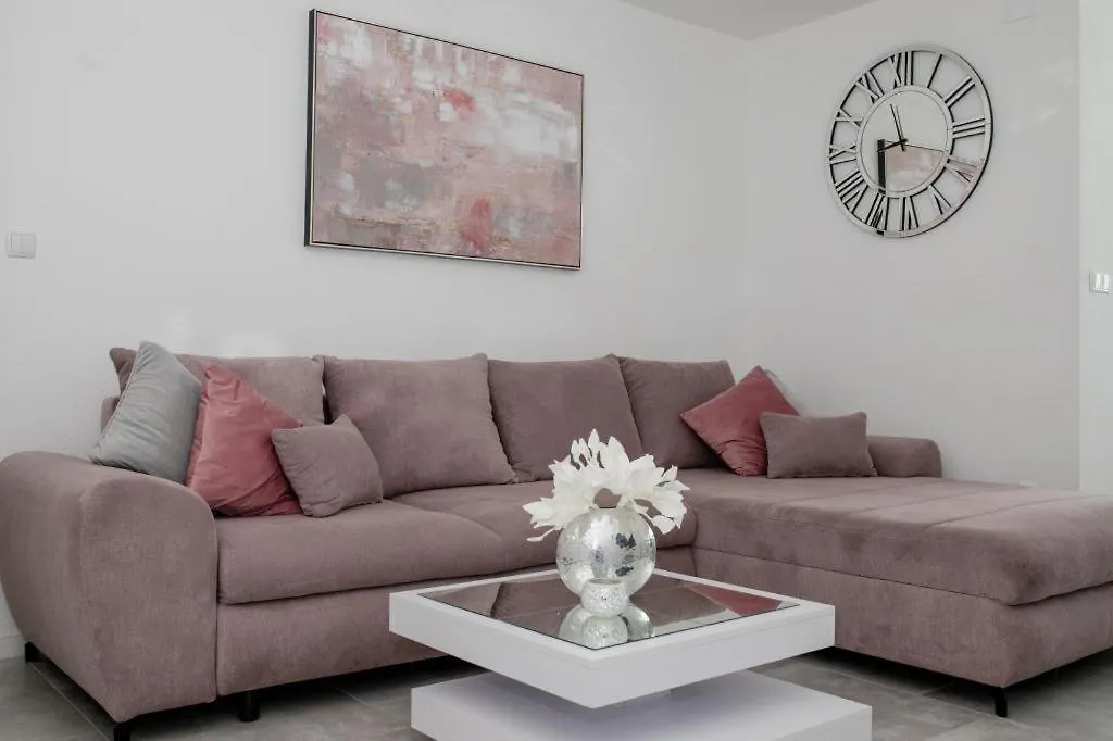 Apartment Apartmani Mery Banjol