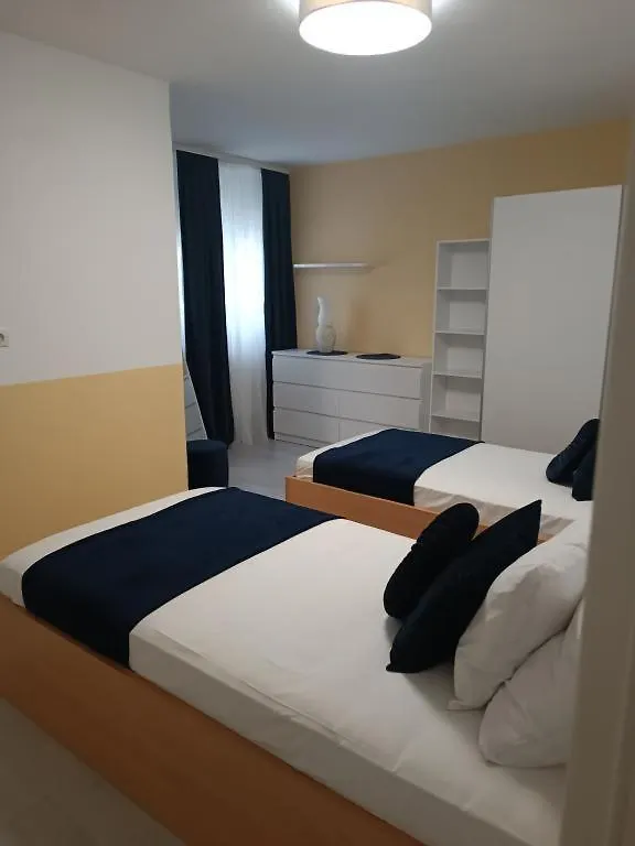 Apartmani Mery Banjol 0*,